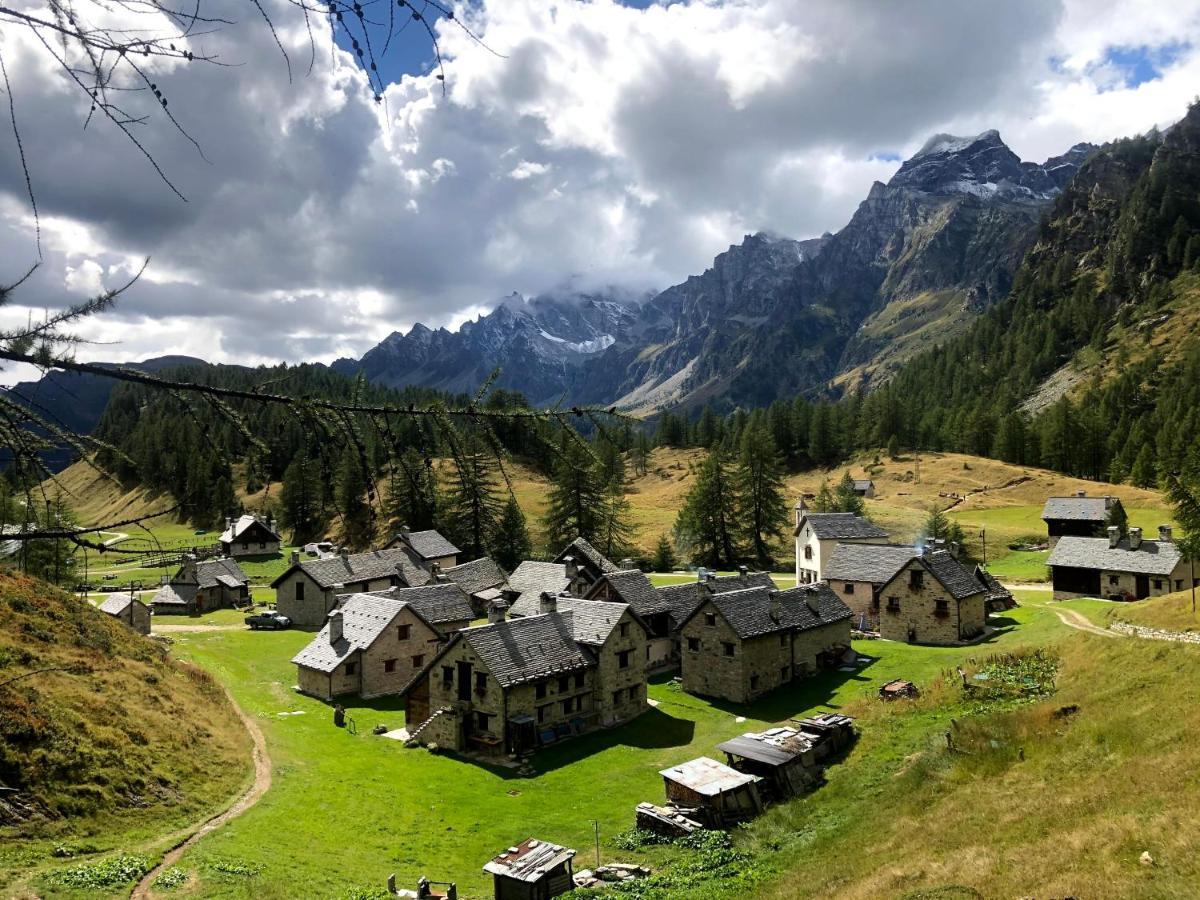 Giuditta Freecarpark&Garden Domodossola Exterior photo